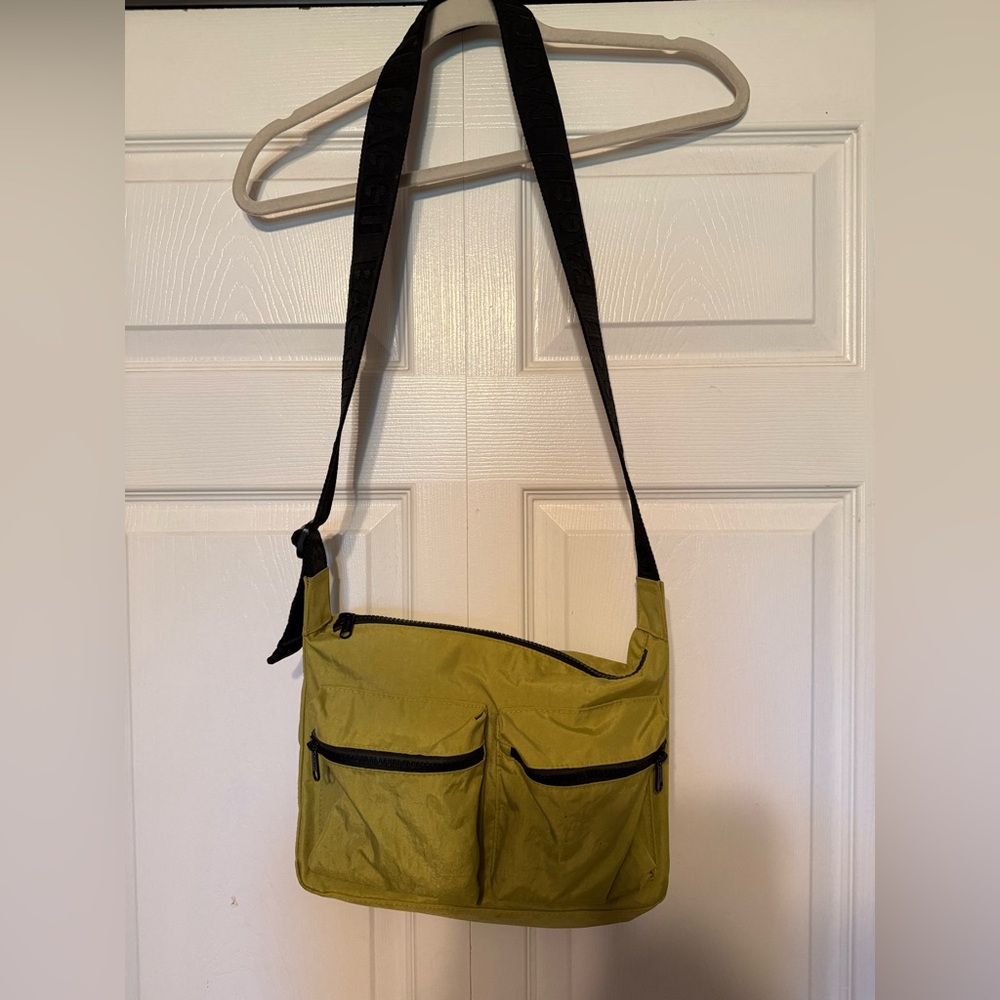 BAGGU MEDIUM CARGO CROSSBODY LEMONGRASS